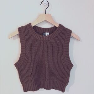 Women's DIVIDED cropped sweater vest in chocolate brown. GREAT condition, XS